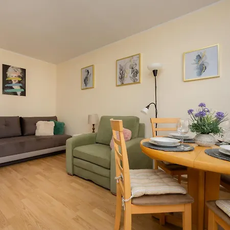 Cozy Anielewicza Wola By Renters Apartment